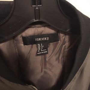 Forever 21 Jackets & Coats - Forever 21 Padded Bomber Jacket Size Small Excelle Forever 21 Jackets & Coats - Forever 21 Padded Bomber Jacket Size Small Excelle